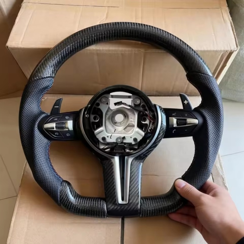 Car Accessories For Steering Wheel - عجلة قيادة سيارة من ألياف الكربون